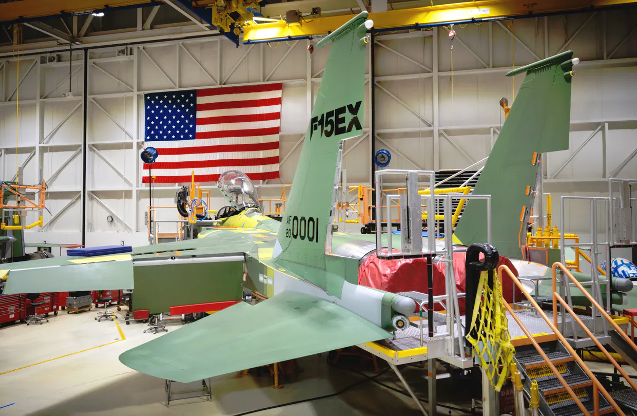 Tiêm kích F-15 tiếp tục được tin dùng

